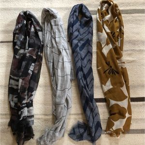 Lot of 4 Scarves